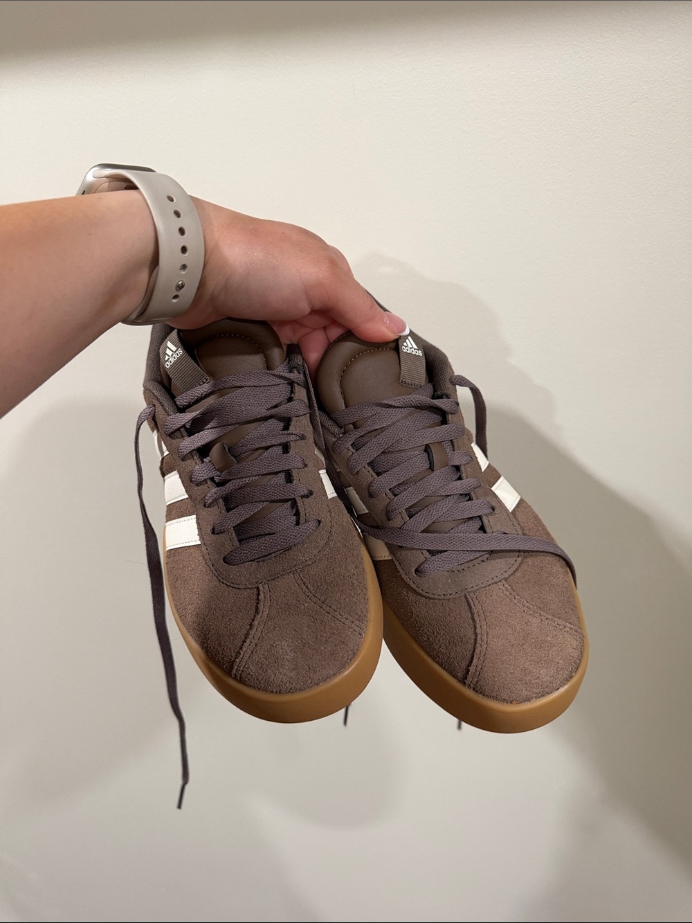 adidas Brown lv court never worn